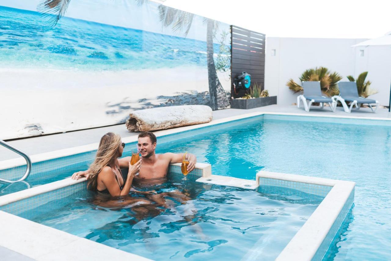 Gray Door Apartments - Adults Only Palm Beach Zewnętrze zdjęcie